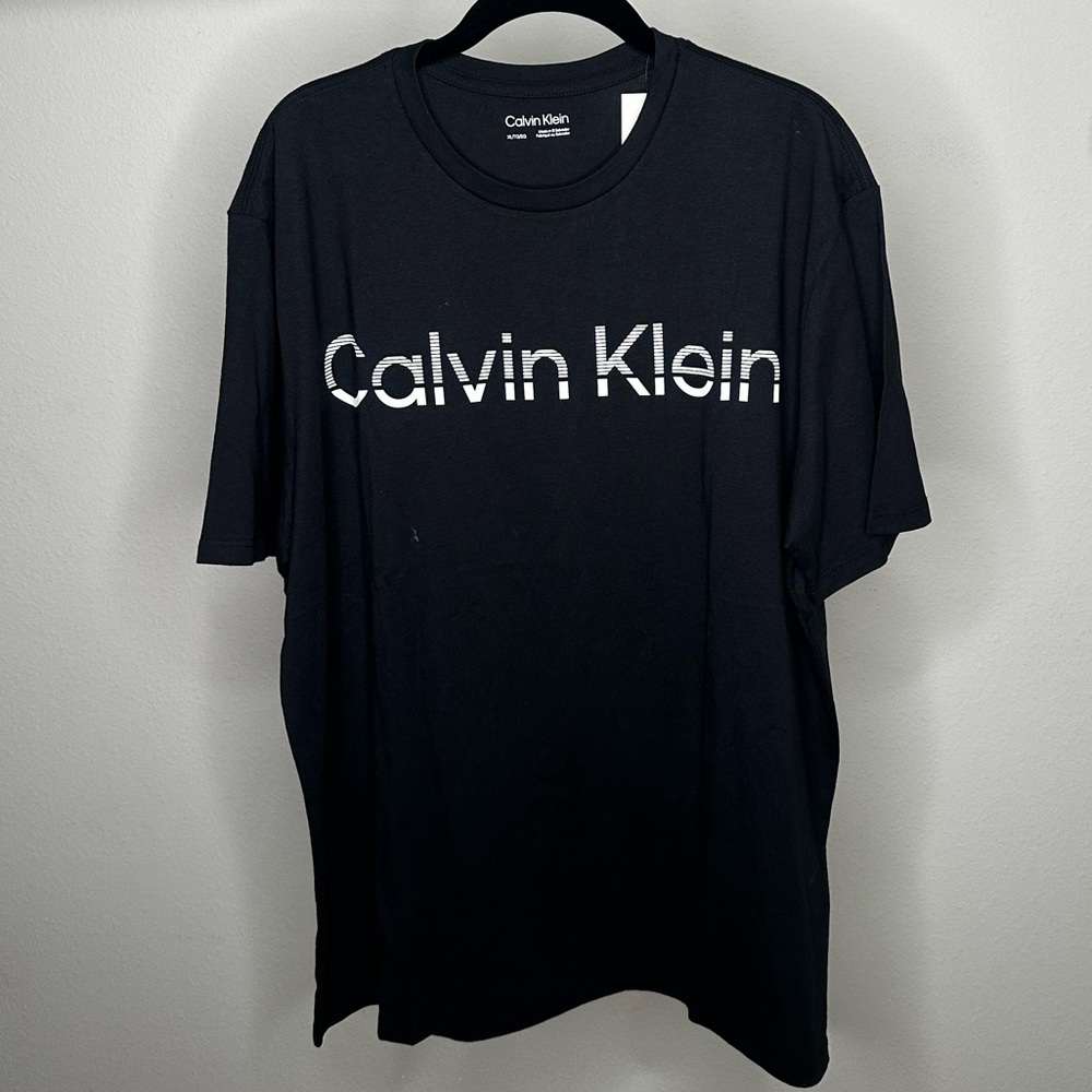 Calvin Klein T shirt